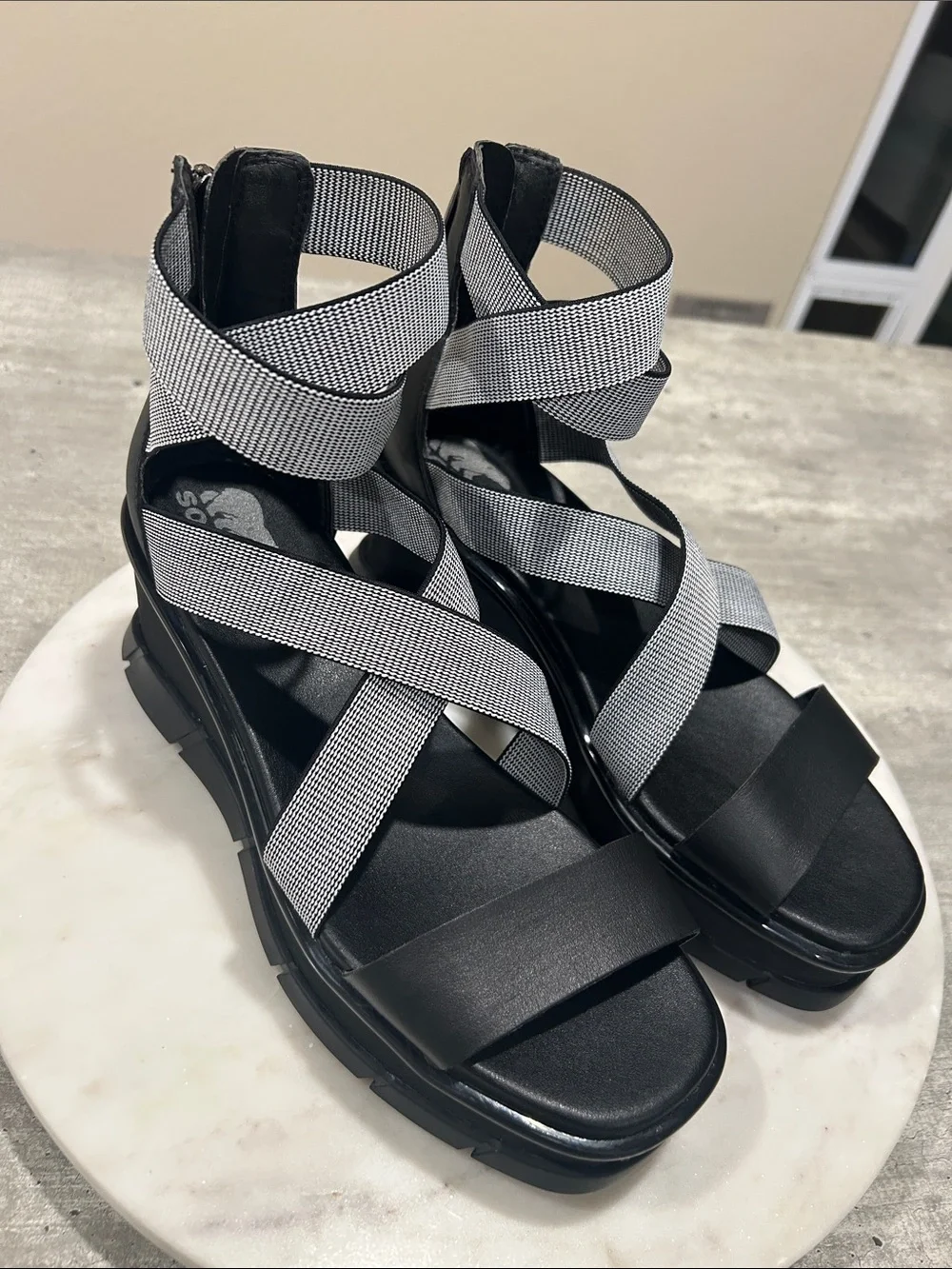 Sorel women’s Joanie lll sport Strap wedge sandal size 9.5 (40.5)